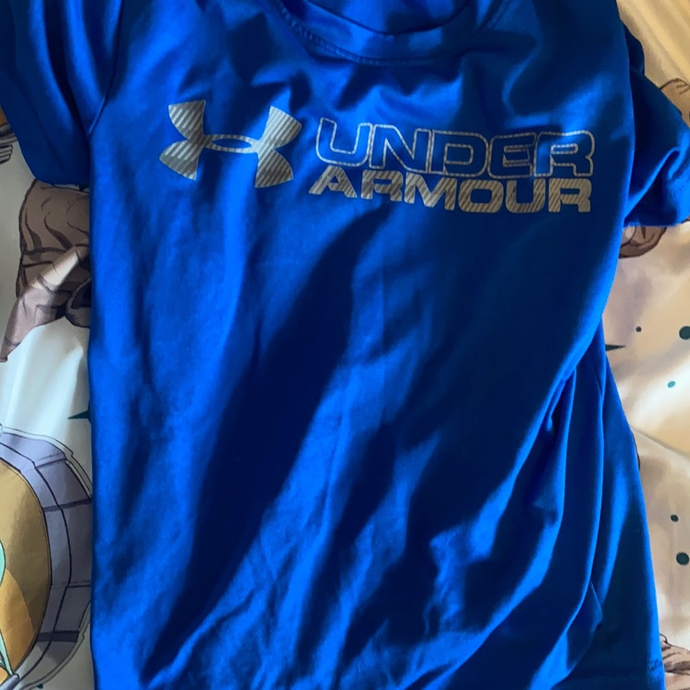 Boys size 6 under armour shirt
